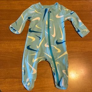 NIKE onsie